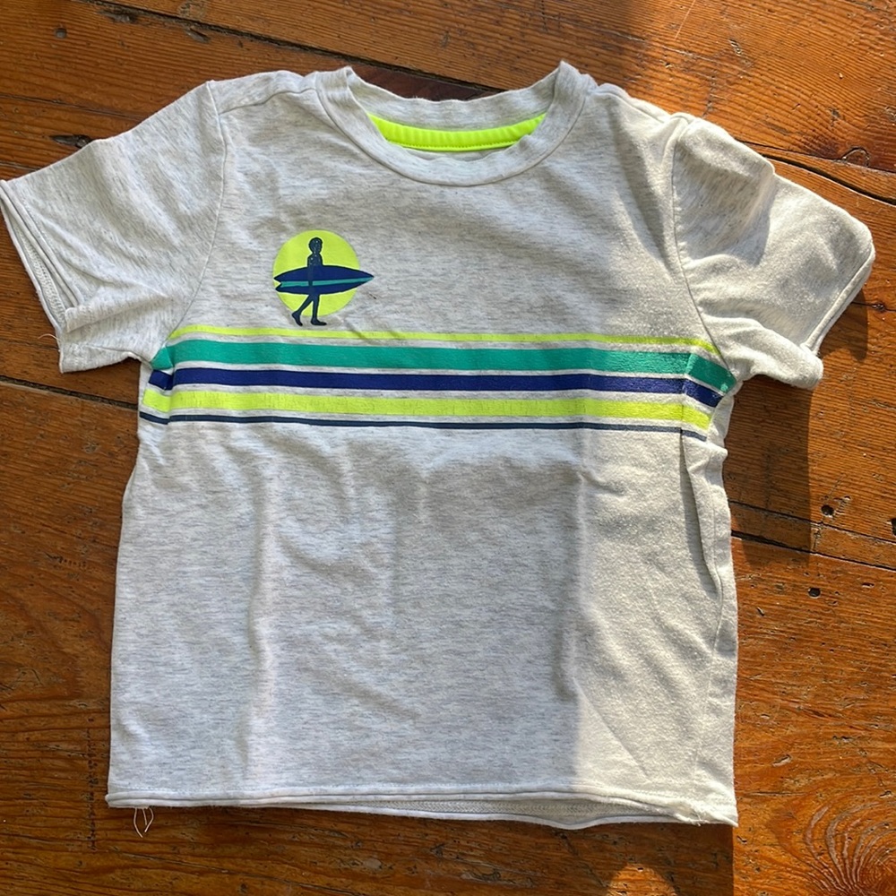 Kid’s Egg New York surfer tee shirt size 3 years
